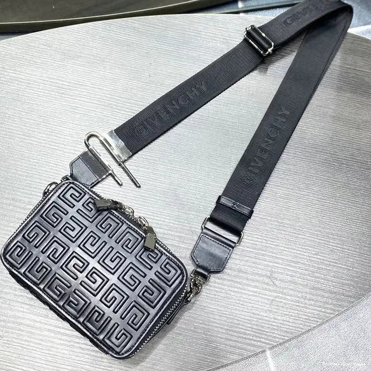 Brother Sam Yupoo Givenchy 2209SW0077 Bag 0629